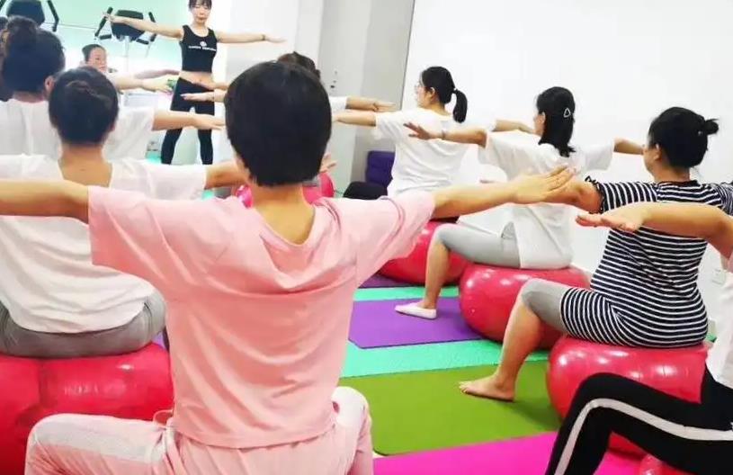 产后康复师